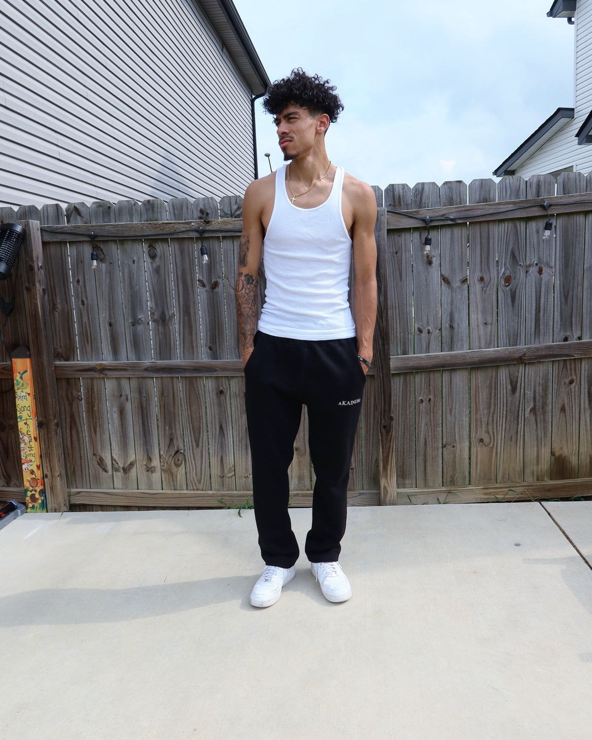 KAINOS sweatpant in black, worn