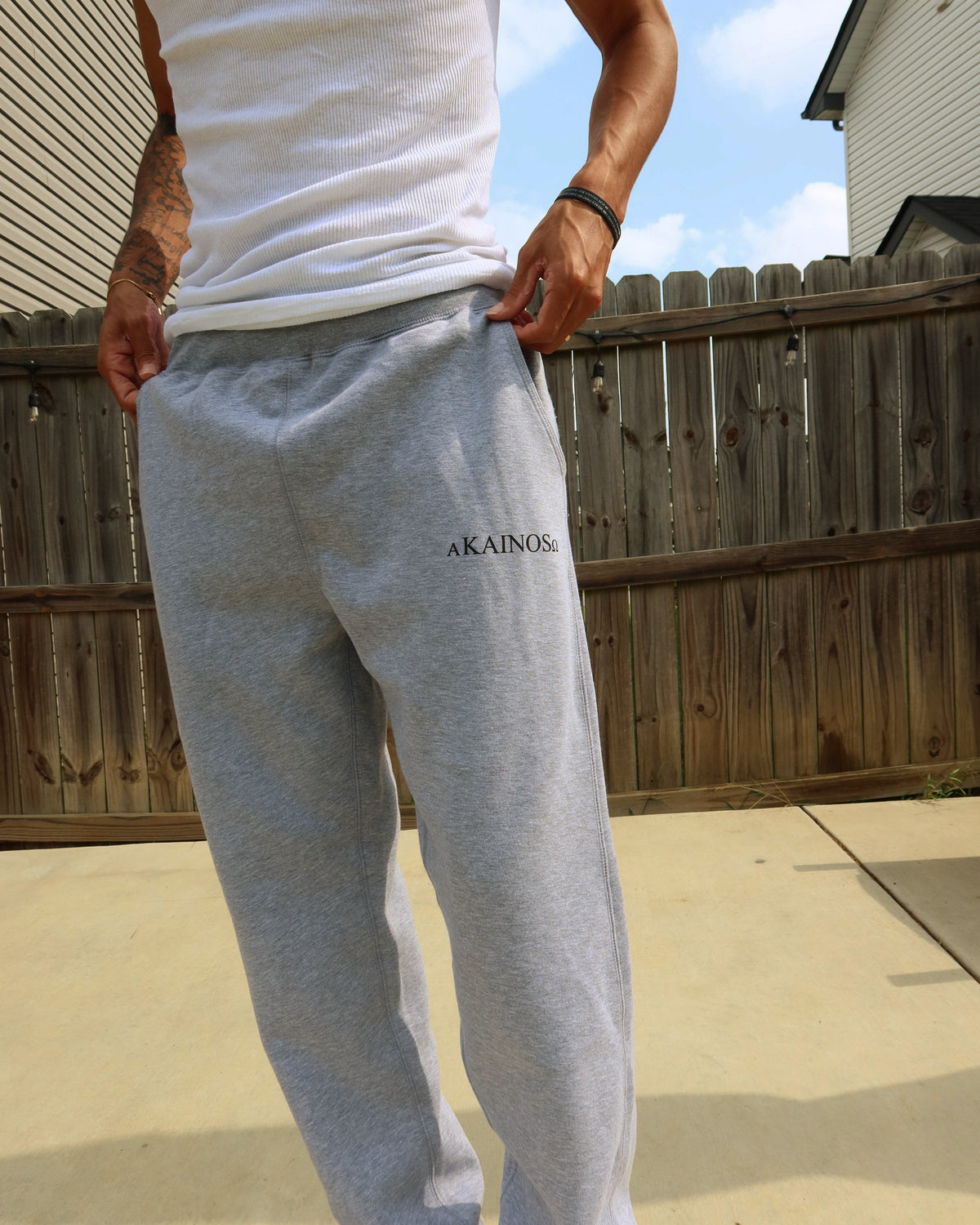 KAINOS sweatpant in oxford grey, the lockup on the thigh