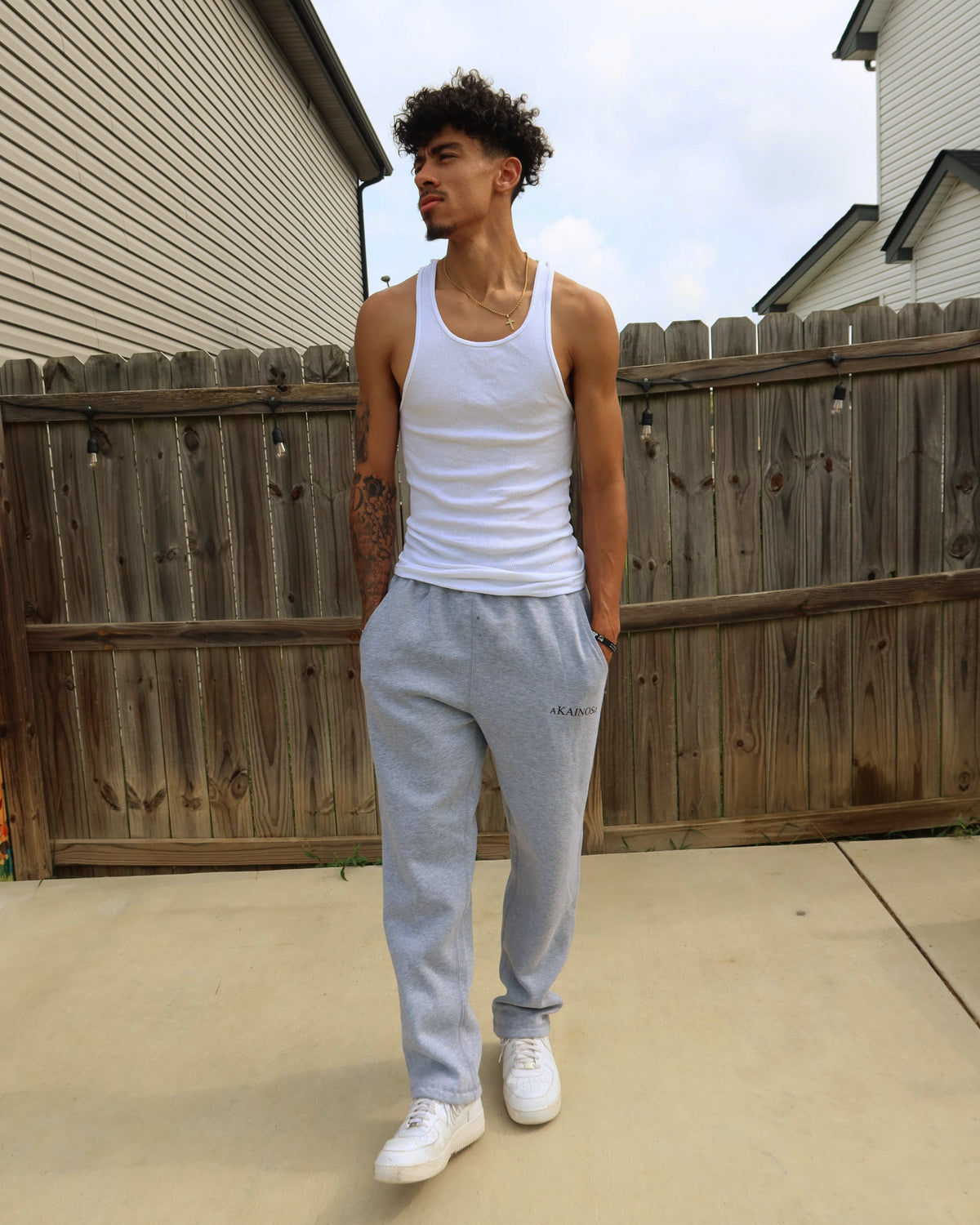 KAINOS sweatpant in oxford grey, worn, front