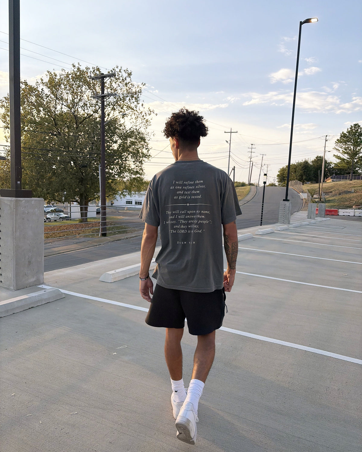 VALLEY tee worn, back verse