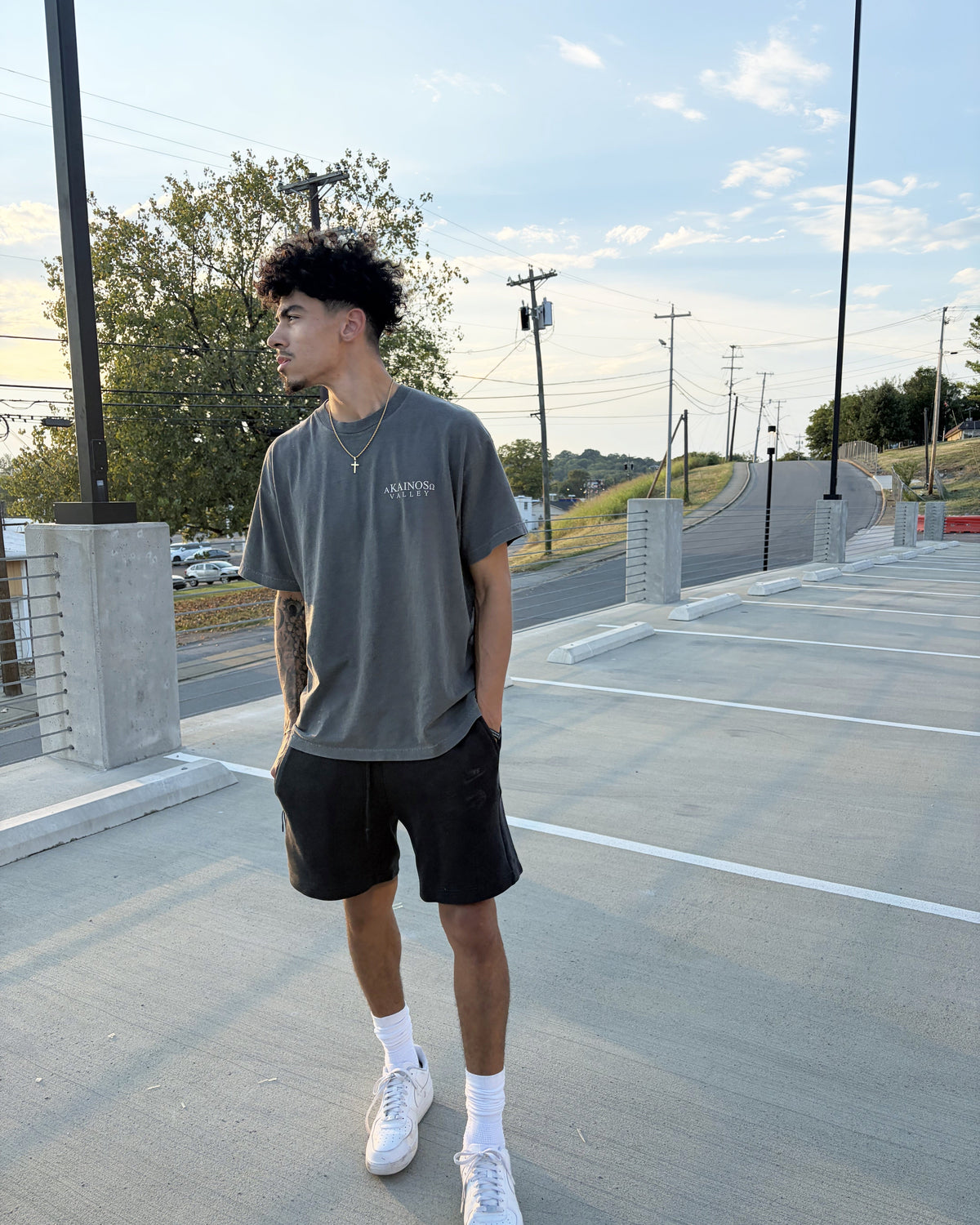 VALLEY tee worn, front