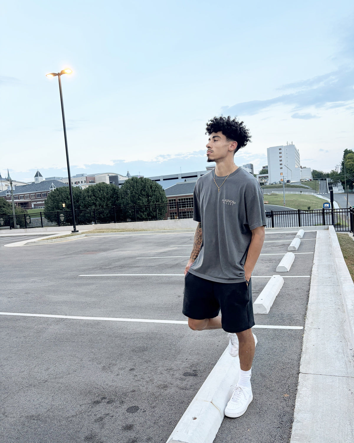VALLEY tee worn, front
